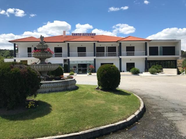 Restaurante Residencial Pizzaria S. Estevao Aguiar da Beira Luaran gambar